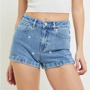 PacSun Embroidered Daisy Denim Mom Shorts In Light-wash